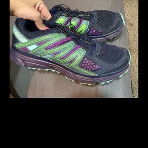Salomon shoes hardly worn